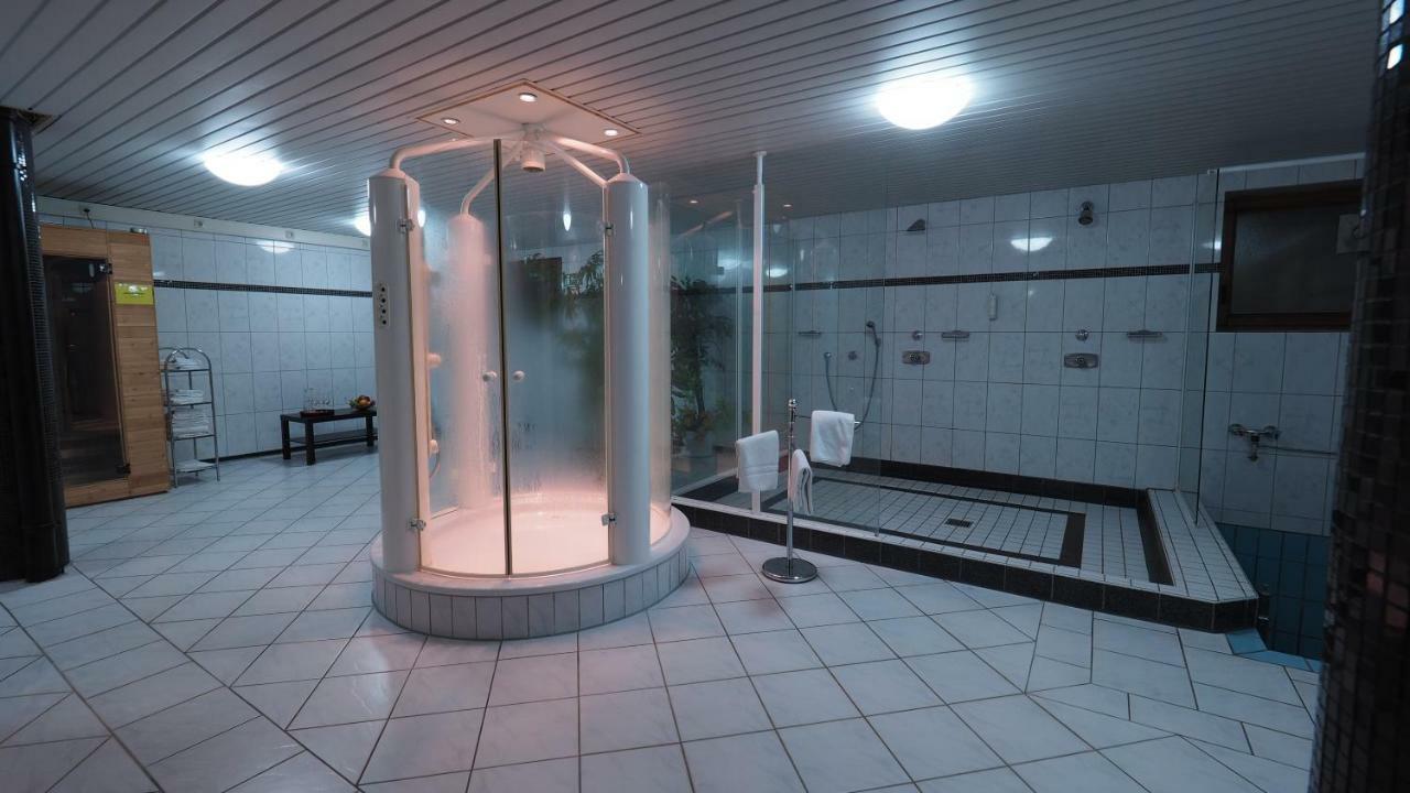 ホテル ガストホフ アドラー ウルム エクステリア 写真